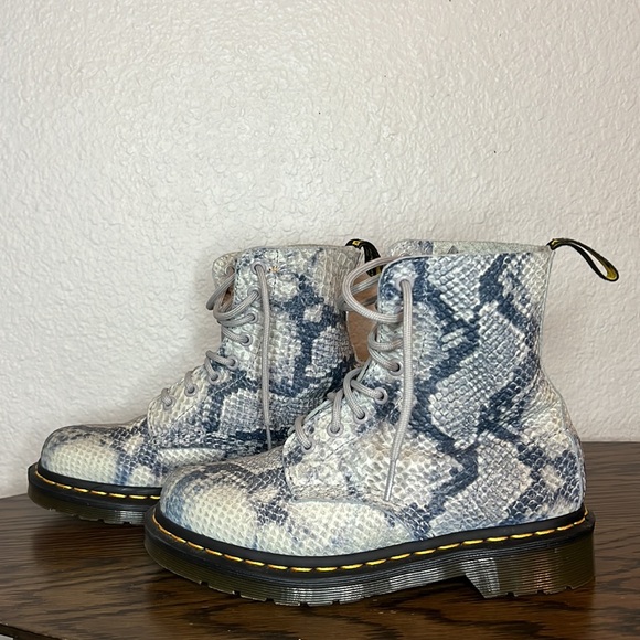 Dr. Martens 1460 Pascal Snake boot, size 6. - Picture 2 of 14